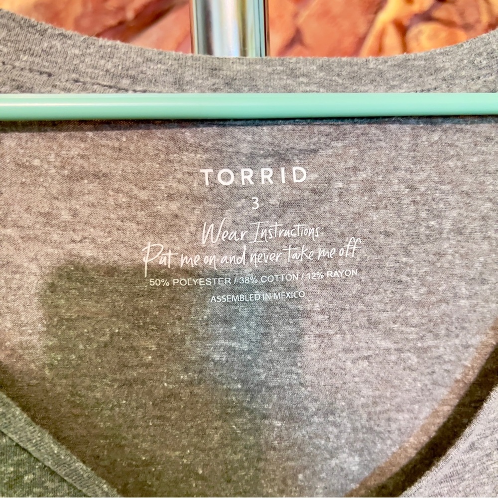 Torrid 3 tee - Picture 2 of 3